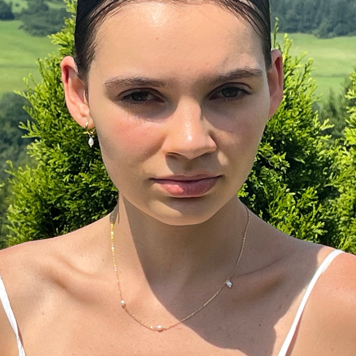 Perlový náhrdelník Lumière na modelke